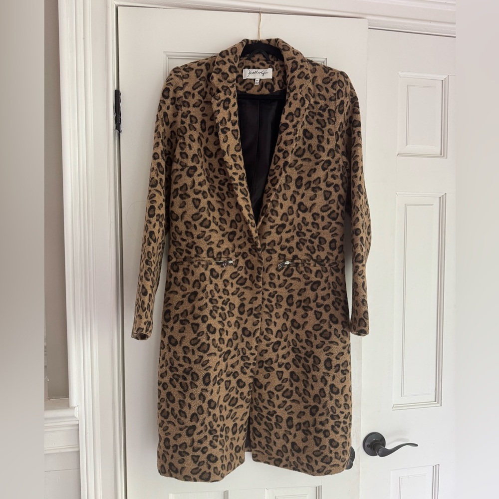 EUC Kendall & Kylie Leopard  print coat, size M